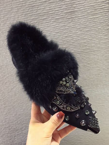 รองเท้าส้นแบนหนังแกะขนหนาสำหรับผู้หญิงในฤดูหนาว รองเท้าส้นแบนทรงหัวแหลมประดับคริสตัล รองเท้าบู๊ตกันหนาวแบบสวมสบายสำหรับกลางแจ้ง