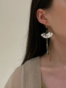 Retro Style New Chinese Style Cheongsam Han Dynasty Fan-Shaped Shell Tassel Earrings National Trendy Style Non-Piercing Ear Clip Drop Earrings for Women