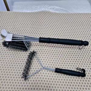 แปรงขัดตะแกรง แปรงขัดตะแกรงเตาปิ้งย่าง แปรงขัดตะแกรงเตาย่าง​ ​ ขัดเตาย่างบาร์บีคิว แปรงขัดเตากริลด้ามพลาสติก Wire Brush