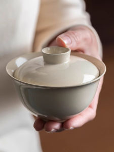 Large Capacity 150 Ceramic Tea Bowl with Lid Gongfu Tea Brewing Bowl Traditional Chinese Ceramics Tea Set for Home Use