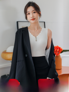 MiiOW | เสื้อกั๊กแขนกุดสีขาว MiiOW สำหรับผู้หญิง ทรงเข้ารูป ไหล่กว้าง ไม่มีแขน เสื้อชั้นในสีขาว ใส่ได้ทุกฤดูกาล