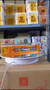 Một Hộp Nhang Rồng Đứng Tàn Vàng Nhỏ 3 Tất