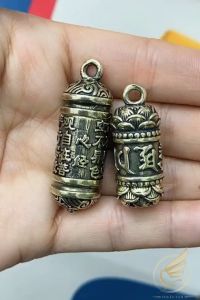 Móc Khóa Mặt Dây Chuyền Phật Giáo Kinh Luân Tây Tạng Khắc Hoa Sen Lục Tự Minh Chú Bằng Đồng Thau - Đồ Đồng Thuận Tâm