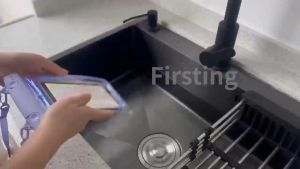 Tas Tahan Air Universal & Sarung Pelindung HP Anti Air IPX8: Perlindungan Ponsel Anda dari Air