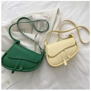 2023 French niche fashion shoulder bagtrendy summer all season bag messenger bag saddle bag INSTOCK