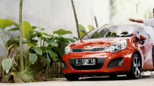 Autonation Garage - Cover Mobil Toyota Yaris Transparancy