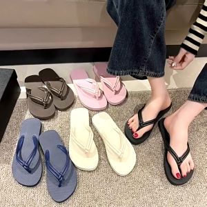 แต่งใหม่ รองเท้าแตะ ผู้หญิง ฤดูร้อนสไตล์ ลื่น หาด ลื่นใหม่ รองเท้าแตะ ลื่นรองเท้าแตะ