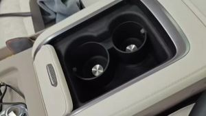 LUCKEASY | Khay Đựng Cốc Trung Tâm LUCKEASY Cho Zeekr 7X 2024-2026 Phụ Kiện Nội Thất Bằng Silicon Hộp Đựng Đồ Uống Chống Xước Và Chống Sốc