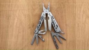 มีด+คีมพกพาเอนกประสงค์ มีดเดินป่า Multi-Tool Heavy Duty Multifucntion 16in1คุณภาพระดับพรีเมี่ยม