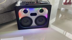 ตู้บลูทูธ คาราโอแกะ ใช้ไฟ12-24v หรือไฟ 220ได้เลย ใช้ดอกลําโพงรถยนต์6.5”2ดอก แหลมโคตรแรง2ดอก กลางเพราะแหลมใสปิ้งเสียงหล่อๆ