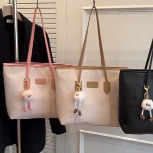 Túi xách công sở nữ túi tote da đẹp in hình dễ thương tặng móc gấu dễ thương Thanhthushop68 057