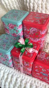 Famous Amos Cookies La Rosa Tin 160g / 240g -- Wedding Engagement Hantaran Raya Gift Corporate Event