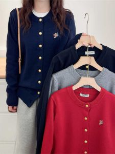 เสื้อสเวตเตอร์คาร์ดิแกนคอตั้งปักลายหัวม้าสีแดงสำหรับผู้หญิงไซส์ใหญ่ในฤดูใบไม้ร่วงและฤดูหนาว เสื้อคลุมกันหนาวแบบสวมสบาย