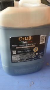 Giấm đỏ Balsamic hiệu ortalli aceto balsamico di modena can 5 Lít nhập khẩu Italia