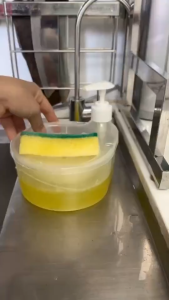 Bình đựng nước rửa chén vòi nhấn tiện lợi hộp đựng nước rửa bát kèm miếng rửa