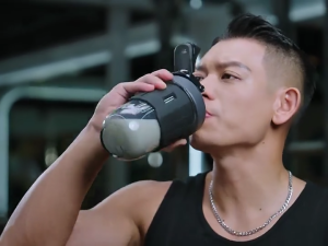 TKK แก้วเชคโปรตีนขนาด 700ml วัสดุ tritan BPA Free สำหรับชงโปรตีน เชคเวย์ Protein Shaker Bottle