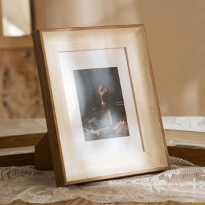 Wall-Mountable Custom Wooden Picture Frame