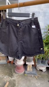 QUẦN ĐUI FKAKI CO GIÃN TRƠN LẬT LAI HAI TÚI TRƯỚC ĐÍNH NÚT HAI BÊN SƯỜN