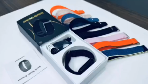 Screenless Smart Bracelet Blood Pressure Monitoring Fitness Tracking Waterproof Sports for Men and Women