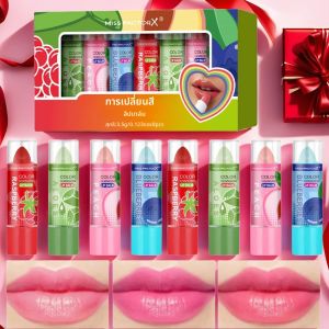 ลิปสติกย้อมสี 8 ชิ้นต่อกล่อง แต่ละแบบ 1 ชิ้นและ 2 ชิ้นมี 4 รสชาติ ลิปสติกให้ความชุ่มชื้นและไม่เปลี่ยนสีง่าย