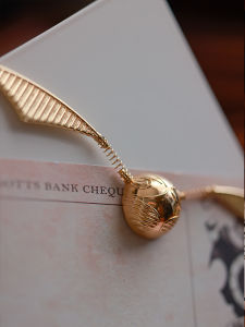 Harry Potter Golden Snitch Fridge Magnet with Flapping Wings Hogwarts Quidditch Metal Absorbing Iron Stone Collectible Toy