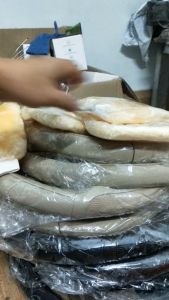 Găng tay rửa xe ô tô xe máy găng tay rửa xe gang tay lông cừu bông mềm mại bao tay rửa xe