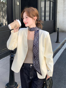 Fashionable British Style Womens Suit Jacket in Beige Casual Wear Autumn New Arrival Small Size Money Style West Coat