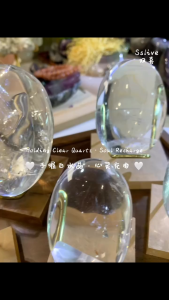 水晶王King of Crystals” 🔮 进行充电🔋Soul Recharge🙋♀️🙋🏼💎 Holding Clear Quartz · Soul Recharge 💎 ✨ Crystal energy flows into your palm