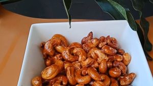 KACANG MEDE THAILAND 1/4KG METE CRISPY PEDAS DAUN JERUK
