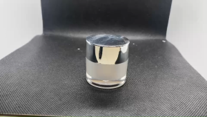 ตลับ 5 กรัม (50ใบ) ตลับครีม ตลับพลาสติกคาดเงิน + ฝาหมุน