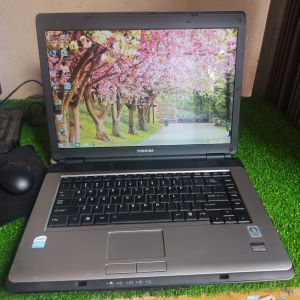 Laptop To siba Satellite ram 3gb Windows 7 màn hình 14 inch bảo hành 12 tháng đã sử dụng (giao ngẫu nhiên)