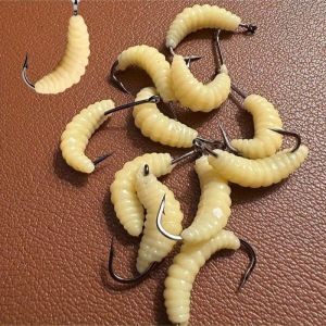 Rubber Maggots Fishing Bait Set with Hooks - Versatile Grub Lures for Bass Trout Crappie Bluegill Ideal for Freshwater Fishing