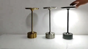 Jerry.jk โคมไฟตั้งโต๊ะ โคมไฟ LED ตั้งโต๊ะแบบสัมผัสชาร์จ ชาร์จ USB ไฟสามสี ไฟได้ สําหรับร้านอาหาร โรงแรม บาร์ ห้องนอน โคมไฟคาเฟ่ table lamp