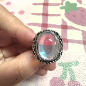 Huitan Gorgeous Vintage Women Imitation Moonstone Ring for Party Engagement Fancy Metal Accessories Fashion Versatile Jewelry
