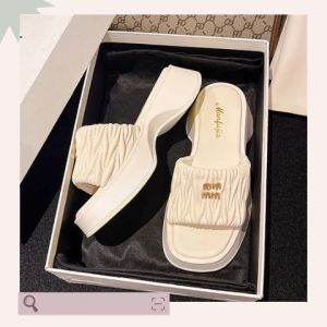 รองเท้าสวมน่ารัก พื้นนู้สูงสำหรับเฉพาะสาวๆควรมีติดบ้านไว้น๊า