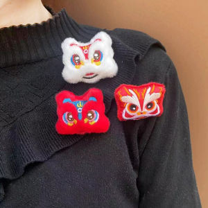 New Year Gift Lion Embroidery Brooch Pin Couple Cute Accessories Plush Doll Decorations Ethnic Style Mixed Material Pendants