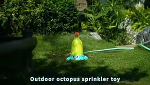 สปริงเกลอร์-- เครื่องยิงจรวด The Outdoor Sprinkler เป็นของเล่นที่สนุกสนานและน่าตื่นเต้นที่หมุนได้ 360 องศา° สเปรย์น้ำในอากาศขณะฉีดน้ำ