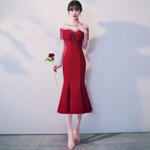 ชุดราตรียาวทรงหางปลาสีแดงเข้ม แขนกุด ประดับคริสตัล สำหรับเจ้าสาว ชุดราตรียาวปานกลาง เอวกลาง กระโปรงทรงเอ