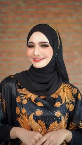 ชูดคลูมันอบายู่ แคนทรงคริกคาวสีดำ ปักด้วยลูกไม้ลายทอง หรือ ทำจากให้ จัดเต็มตัว หรือ เสื้อยืด ด้านในหรู หรือ ปลอกแขน IM06 วาริสมูลิม