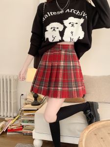 กระโปรงสั้นทรงเอเอวสูงลายสก็อตสีแดงไซส์ใหญ่สำหรับผู้หญิง ฤดูใบไม้ร่วง/ฤดูหนาว 2023 กระโปรงสั้นทรงเอสไตล์วิทยาลัยใหม่