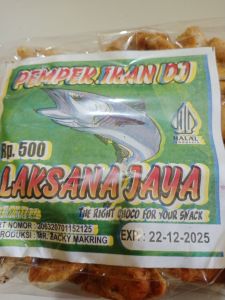 Cemilan pempek ikan