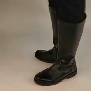 รองเท้าบูทผู้ชายทรงสูง รองเท้าบูทนายทหาร รองเท้าบูทสำหรับกองเกียรติยศ รองเท้าบูทมาร์ตินสีดำ