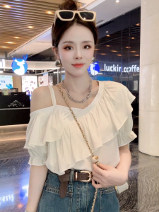 Korean Style Sweet Loose Fit Shoulder Bared Shirt Womens Spring Summer Beautiful Young Looking Blouse Lace Trim One Shoulder Top
