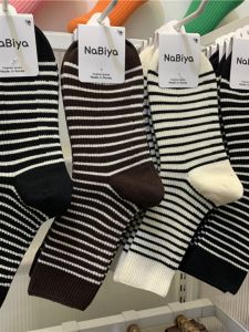 Nabiya เกาหลี ผู้หญิง ถุงเท้าถึงกลางน่อง ถุงเท้าถัก ผ้าฝ้าย ลายทาง เรียบง่าย สไตล์สบาย ระบายอากาศได้ดี สําหรับทุกฤดูกาล