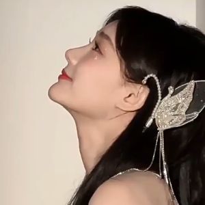 Butterfly Hairpin & Handmade Pearl Tassel: Korean Wedding Headpieces