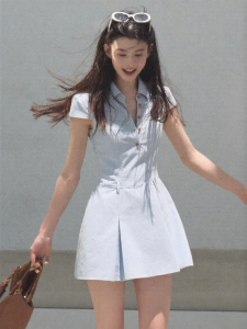 OAKMOO |Váy liền chữ A dáng ngắn thắt eo cổ bẻ polo chữ V vải denim