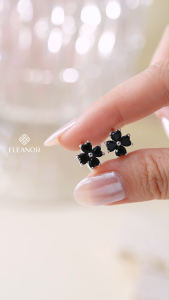 Bông tai nữ chuôi bạc 925 Eleanor Accessories khuyên tai hình cỏ bốn lá basic phụ kiện trang sức 8299