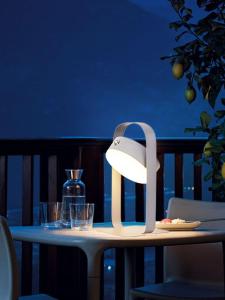 MOYE | Solar Charging Waterproof Smart Dimmable Lamp
