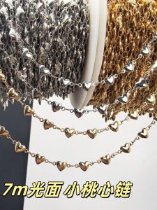 ลูกปัดหัวใจเล็กทรงโค้งสองชิ้นทำมือ DIY อุปกรณ์สร้อยคอ สร้อยข้อมือ สร้อยข้อเท้า อุปกรณ์ตกแต่งเสื้อผ้า ลวดลายไม่ซ้ำใคร