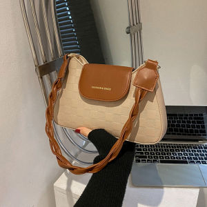 กระเป๋าสีคอนทราสต์ดูแพงแนวตะวันตกแมทช์ลุคง่ายกระเป๋าแบบใหม่2022กระเป๋าทรงเหลี่ยมใบเล็กรัดต้นแขนสะพายไหล่แบบถักลายตารางหมากรุกสำหรับผู้หญิง